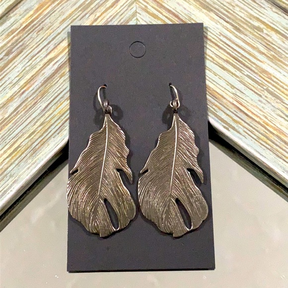Leaf earrings - Picture 1 of 1